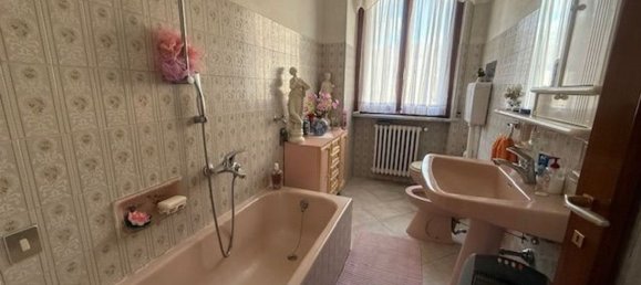 5 rooms House in Borgosesia, Italy No. 46575 17