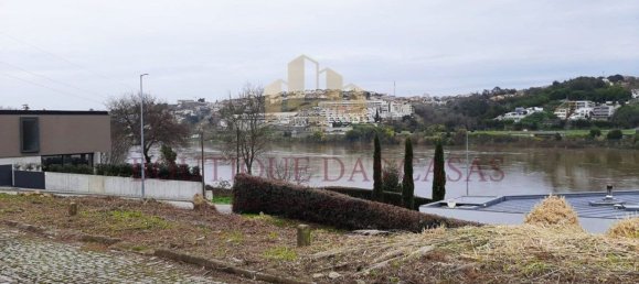 740m² Land in Vila Nova de Gaia, Portugal No. 62478 2