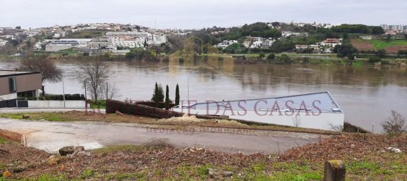 740m² Land in Vila Nova de Gaia, Portugal No. 62478 10