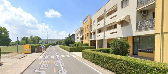 5 rooms Commercial property in Brescia, Italy No. 282092 3