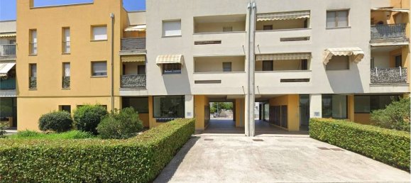 5 rooms Commercial property in Brescia, Italy No. 282092 2