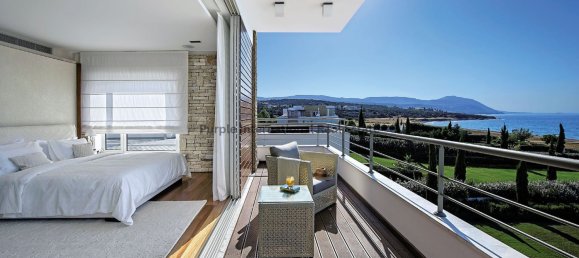 5 bedrooms Villa in Paphos, Cyprus No. 3912 10