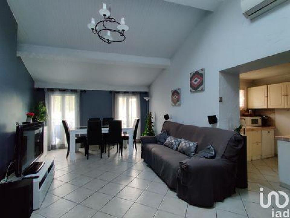 2 bedrooms Condo in La Roquebrussanne, France No. 14350