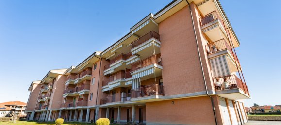 3 bedrooms Apartment in Genola, Italy No. 149785 2