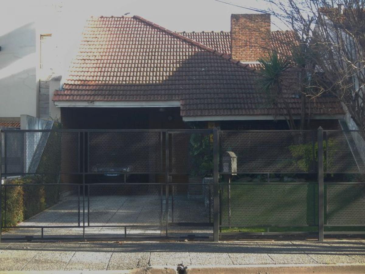 4 bedrooms House in Almirante Brown, Argentina No. 87808