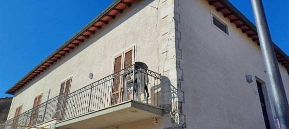 8 rooms Apartment in Manciano, Italy No. 30303 2
