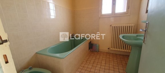 Casa de 3 dormitorios en Saint-Flour, France No. 204517 12