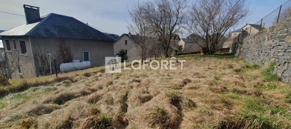 Casa de 3 dormitorios en Saint-Flour, France No. 204517 2