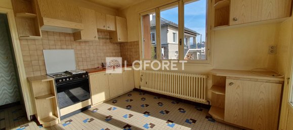 Casa de 3 dormitorios en Saint-Flour, France No. 204517 14