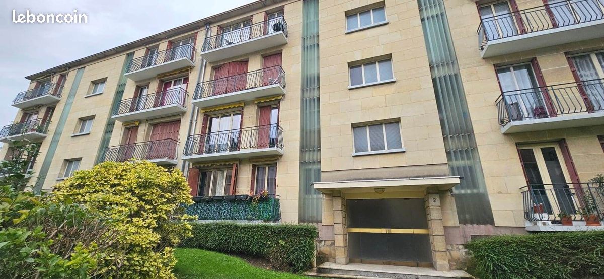 2 bedrooms Apartment in Epinay-sur-Seine, France No. 163822