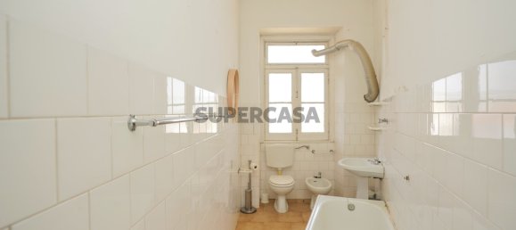 4 bedrooms Apartment in Lisbon, Portugal No. 229024 22