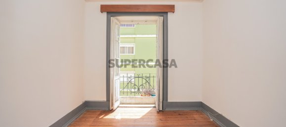 4 bedrooms Apartment in Lisbon, Portugal No. 229024 11