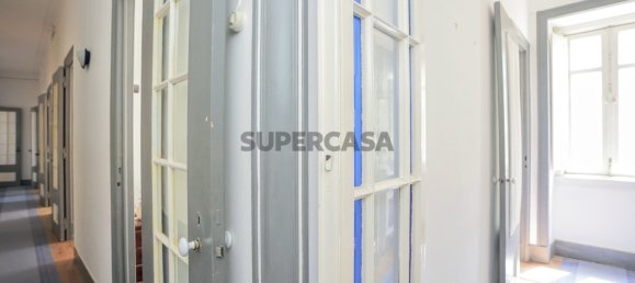 4 bedrooms Apartment in Lisbon, Portugal No. 229024 7