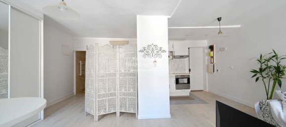 1 bedroom Apartment in Paris, France No. 313048 5