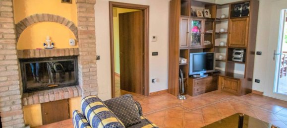 Вилла с 9 комнатами в Казальгранде, Италия № 118778 8