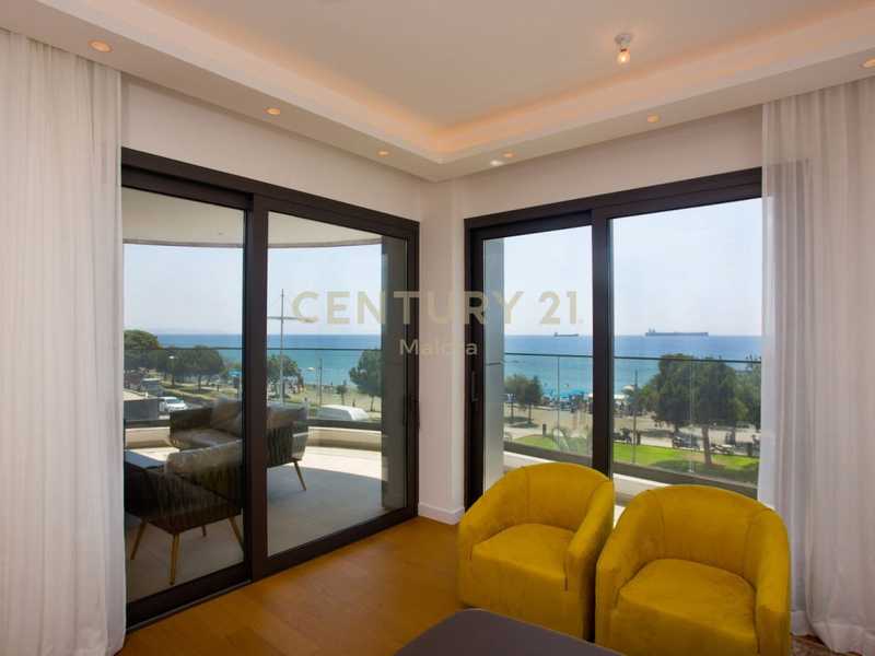 3 bedrooms Apartment in Limassol, Cyprus No. 8646