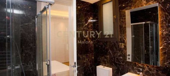 3 bedrooms Apartment in Limassol, Cyprus No. 8646 12