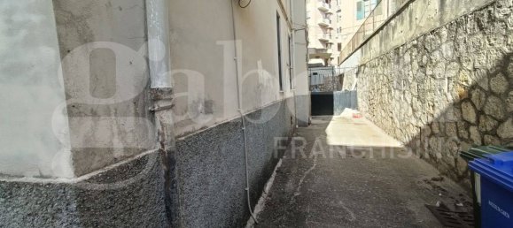 3 bedrooms Apartment in Catanzaro, Italy No. 293652 4