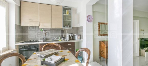 3 bedrooms Apartment in Rome, Italy No. 357045 7