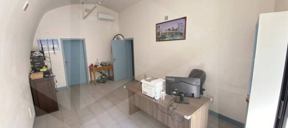 2 rooms Commercial property in Molfetta, Italy No. 32408 6