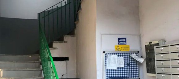 2-salle Appartement à Monza, Italy No. 99516 2