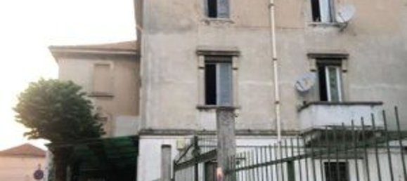 2-salle Appartement à Monza, Italy No. 99516 17