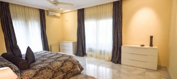 4 bedrooms Villa in Marbella, Spain No. 21770 15