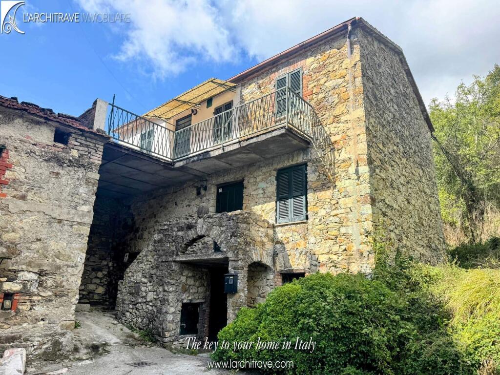 2 bedrooms Castles in Bagnone, Italy No. 386271