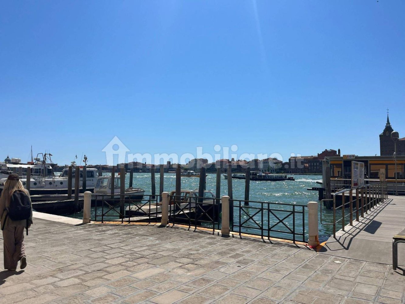 Almacén en Venice, Italy 50 m² No. 380631