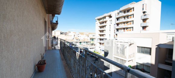 3 Schlafzimmer Wohnung in Vittoria, Italy, Nr. 271315 8