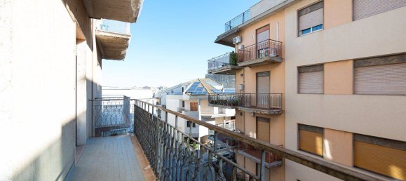 3 Schlafzimmer Wohnung in Vittoria, Italy, Nr. 271315 13