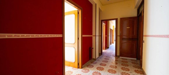 3 Schlafzimmer Wohnung in Vittoria, Italy, Nr. 271315 3