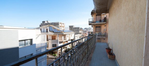 3 Schlafzimmer Wohnung in Vittoria, Italy, Nr. 271315 9