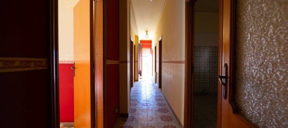 3 Schlafzimmer Wohnung in Vittoria, Italy, Nr. 271315 14