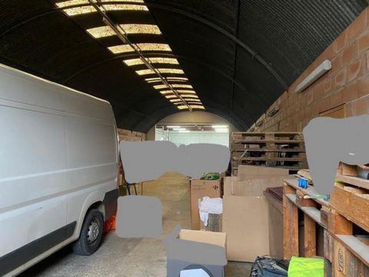 400m² Shop in Orange, France No. 17476