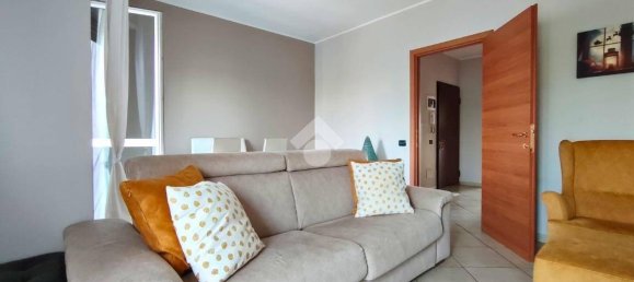 2 bedrooms Apartment in Dalmine, Italy No. 92087 4