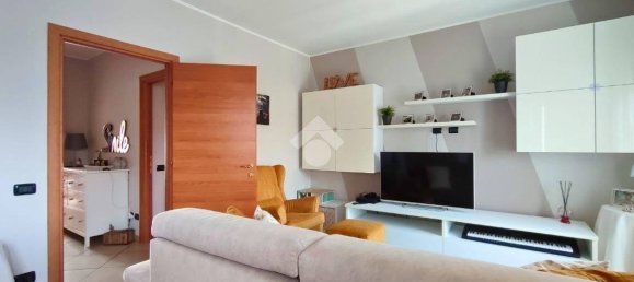 2 bedrooms Apartment in Dalmine, Italy No. 92087 5