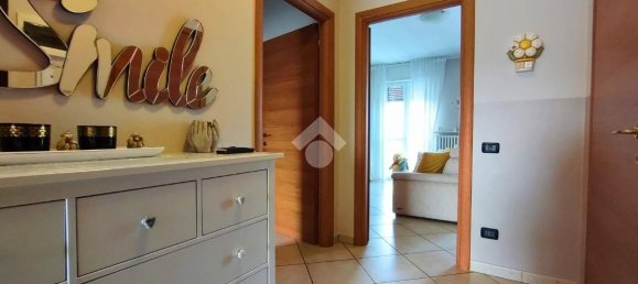 2 bedrooms Apartment in Dalmine, Italy No. 92087 6