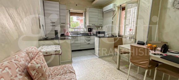 2 rooms Apartment in Naples, Italy No. 286986 3