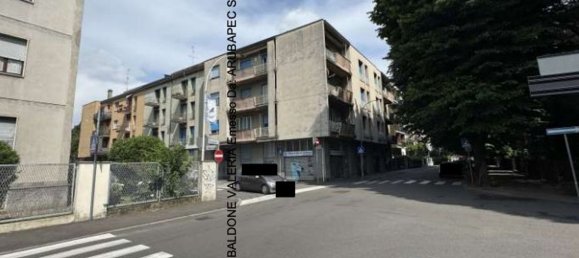 3 rooms Apartment in Legnano, Italy No. 331457 7