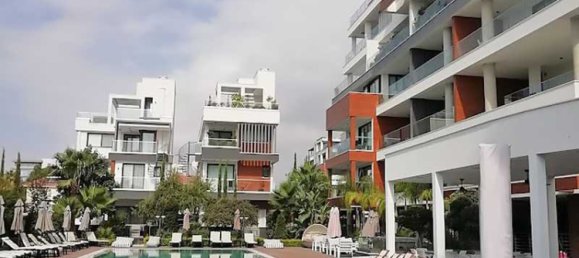 2 bedrooms Apartment in Germasogeia, Cyprus No. 8099 7