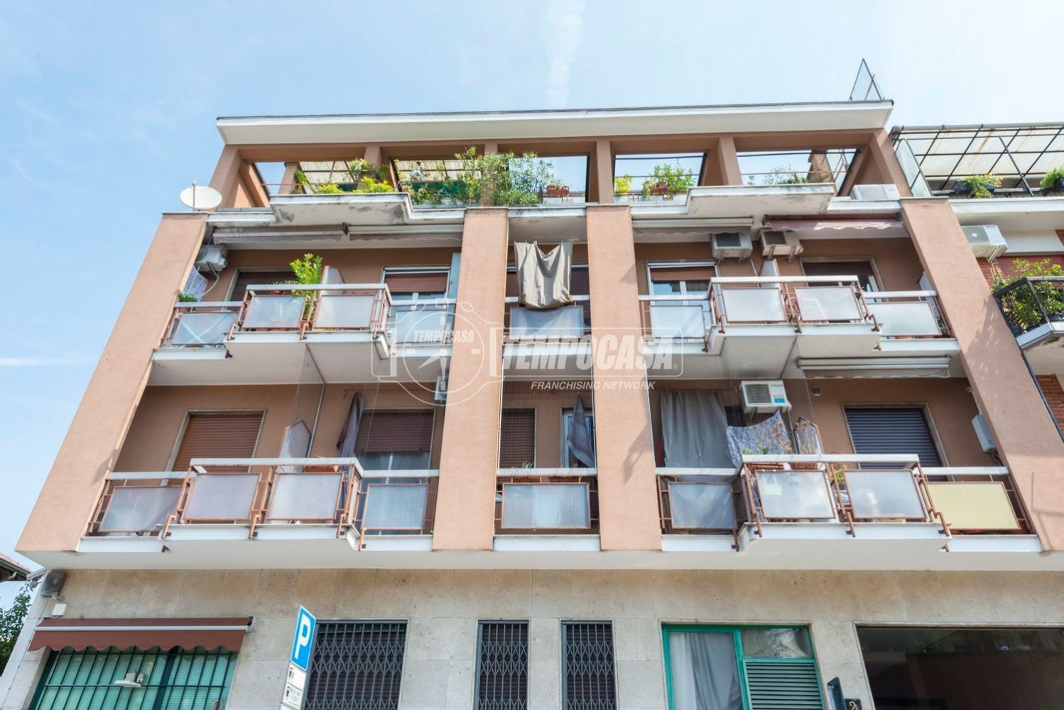 2 rooms Apartment in Milan, Italy No. 261217