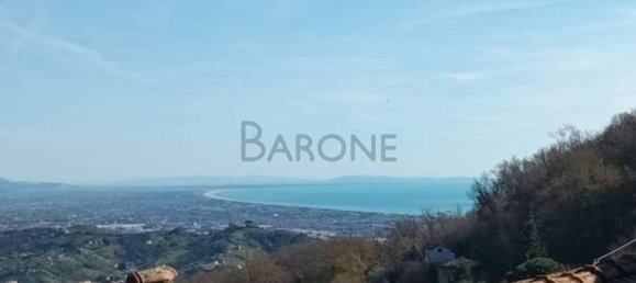 4 rooms Apartment in Carrara, Italy No. 14700 20