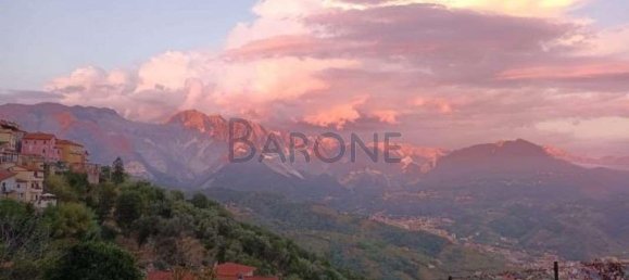 4 rooms Apartment in Carrara, Italy No. 14700 3
