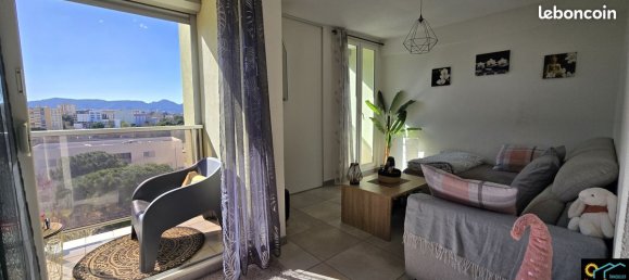 Apartamento de 2 dormitorios en Marseille, France No. 336888 2