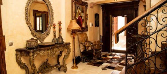 7 bedrooms Villa in Marbella, Spain No. 23393 11