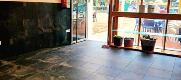 41m² Commercial property in Roquetas de Mar, Spain No. 151259 12