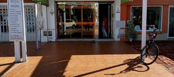 41m² Commercial property in Roquetas de Mar, Spain No. 151259 2