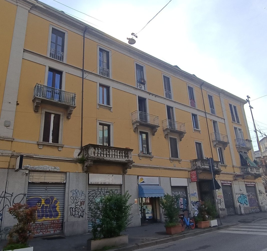 2 bedrooms Apartment in Milan, Italy No. 390960