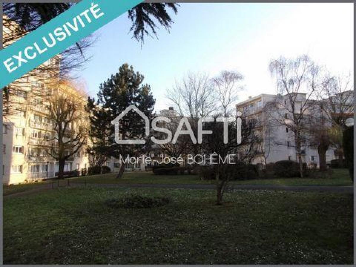 Apartamento de 2 dormitorios en Rosny-sous-Bois, France No. 35691